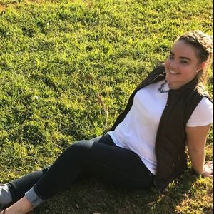 Meet your Posher, Emily